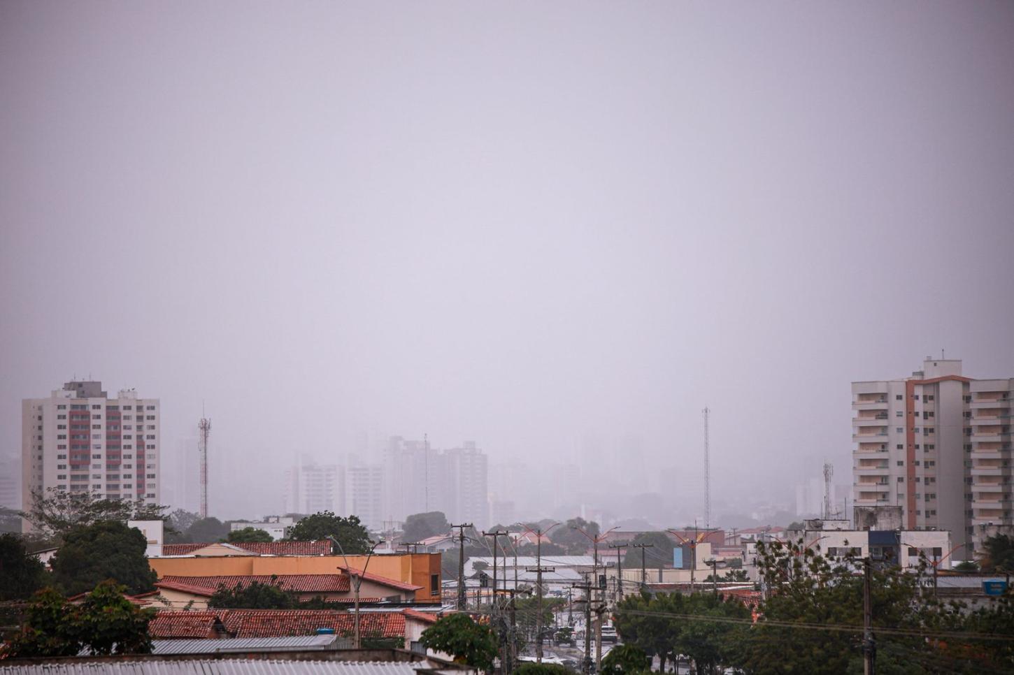Inmet emite alerta de chuvas intensas para todo o Piauí até sexta-feira