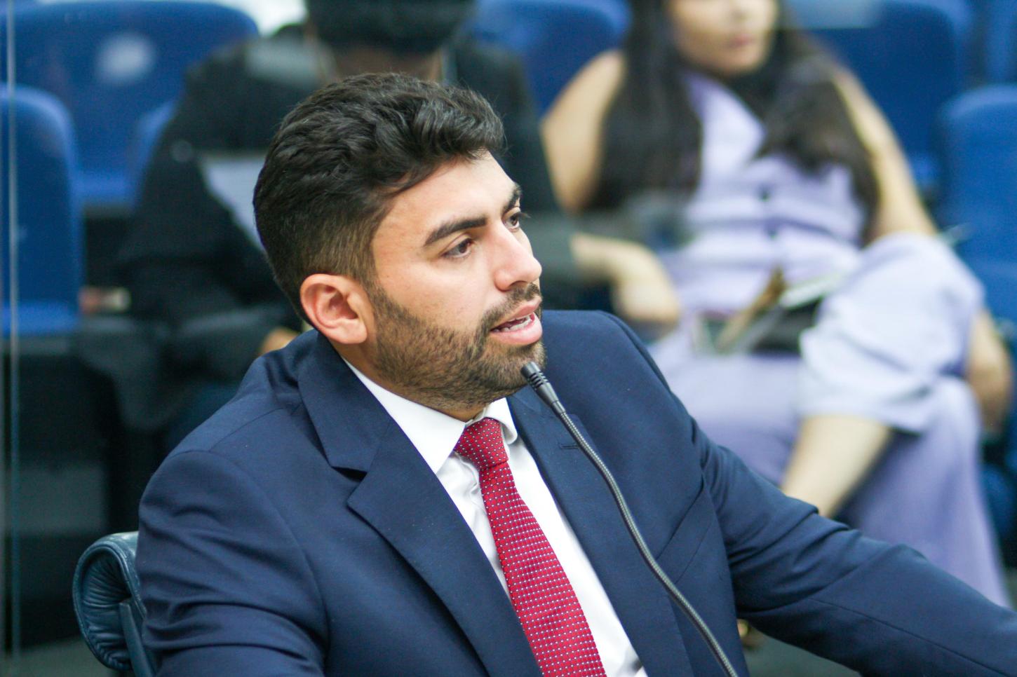 Draga Alana movimenta bastidores da política e deve se filiar ao MDB para disputar vaga de deputado estadual