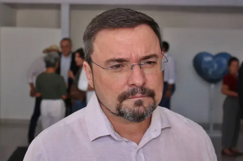 Fábio Novo denuncia perseguição política e ataques com piadas sobre sua orientação sexual em grupos de WhatsApp no Piauí