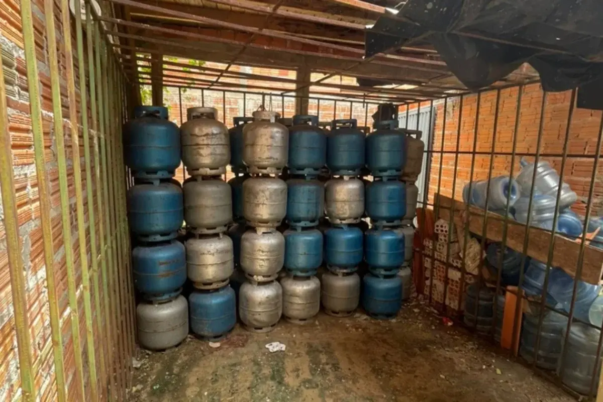 Procon/MP-PI apreende mais de 300 botijões de gás vendidos clandestinamente no Piauí