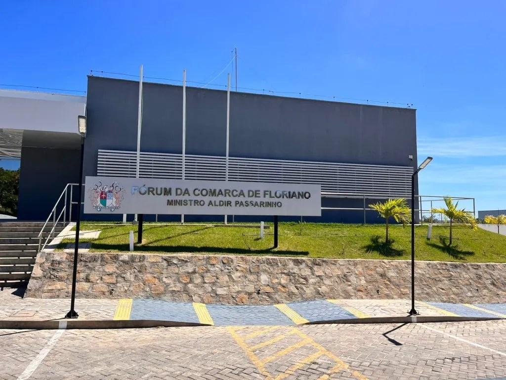 Justiça obriga Arraial-PI a conceder reajuste de 23,81% a professores e município amplia aumento para toda a rede