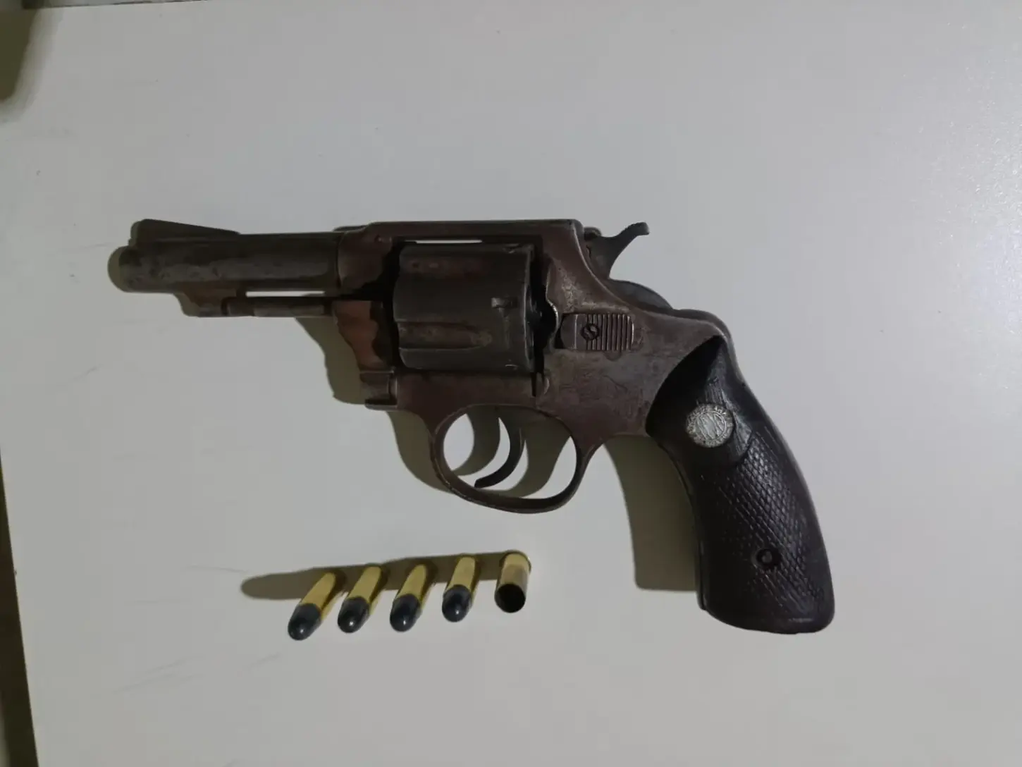 Polícia Militar conduz dois suspeitos após denúncia de roubo armado em Sussuapara