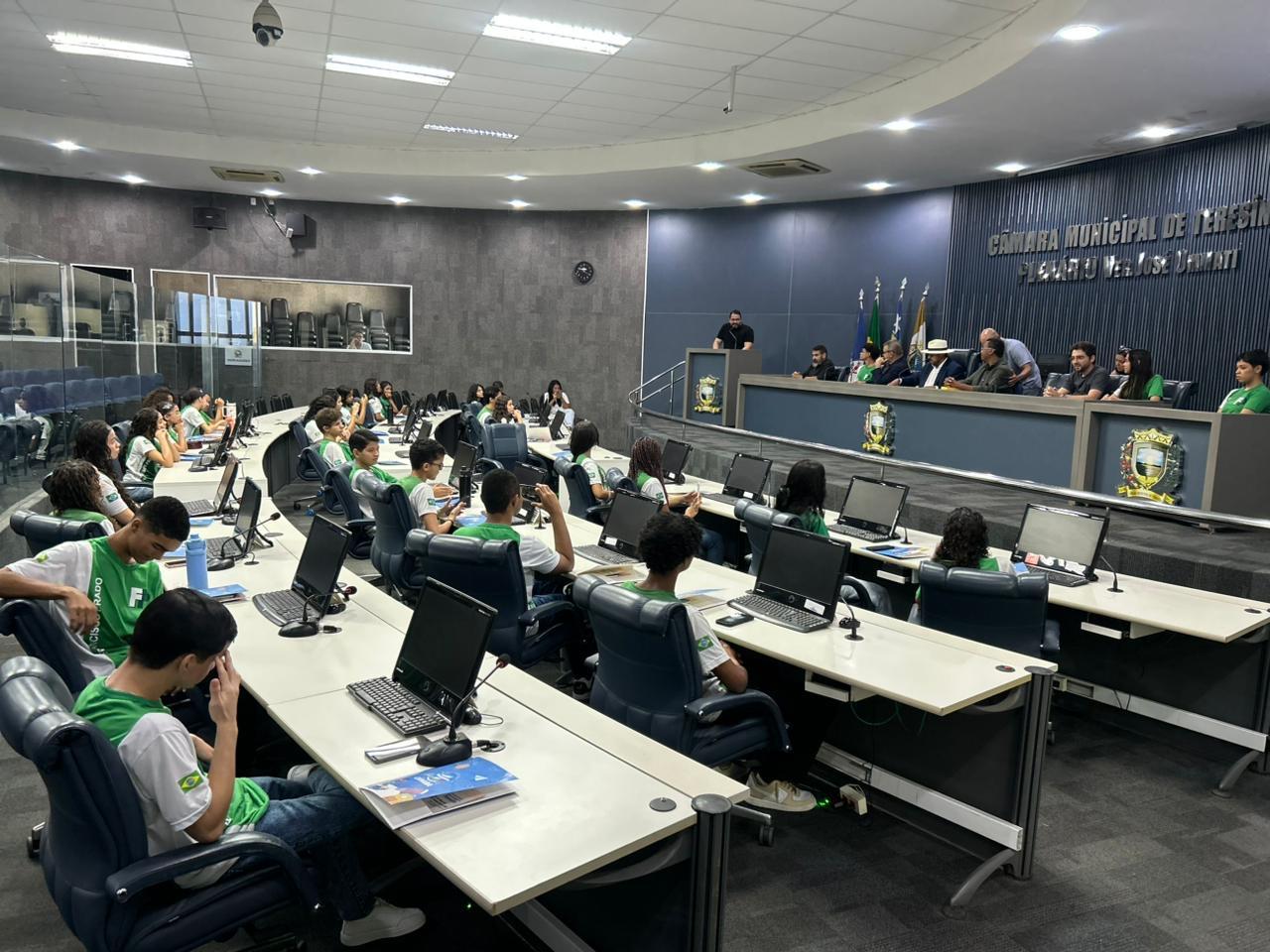 Alunos da rede municipal participam da 2ª edição do projeto Escola na Câmara em Teresina