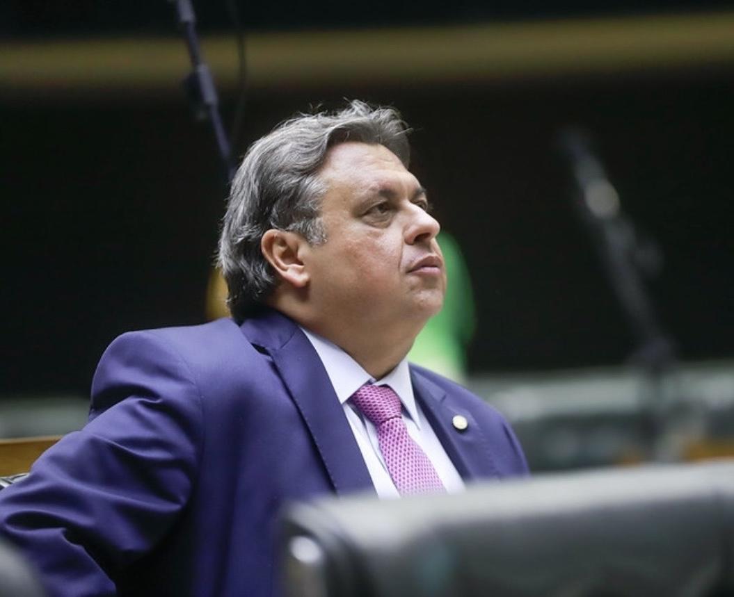 Júlio Arcoverde segue internado em São Paulo e apresenta quadro estável, diz assessoria