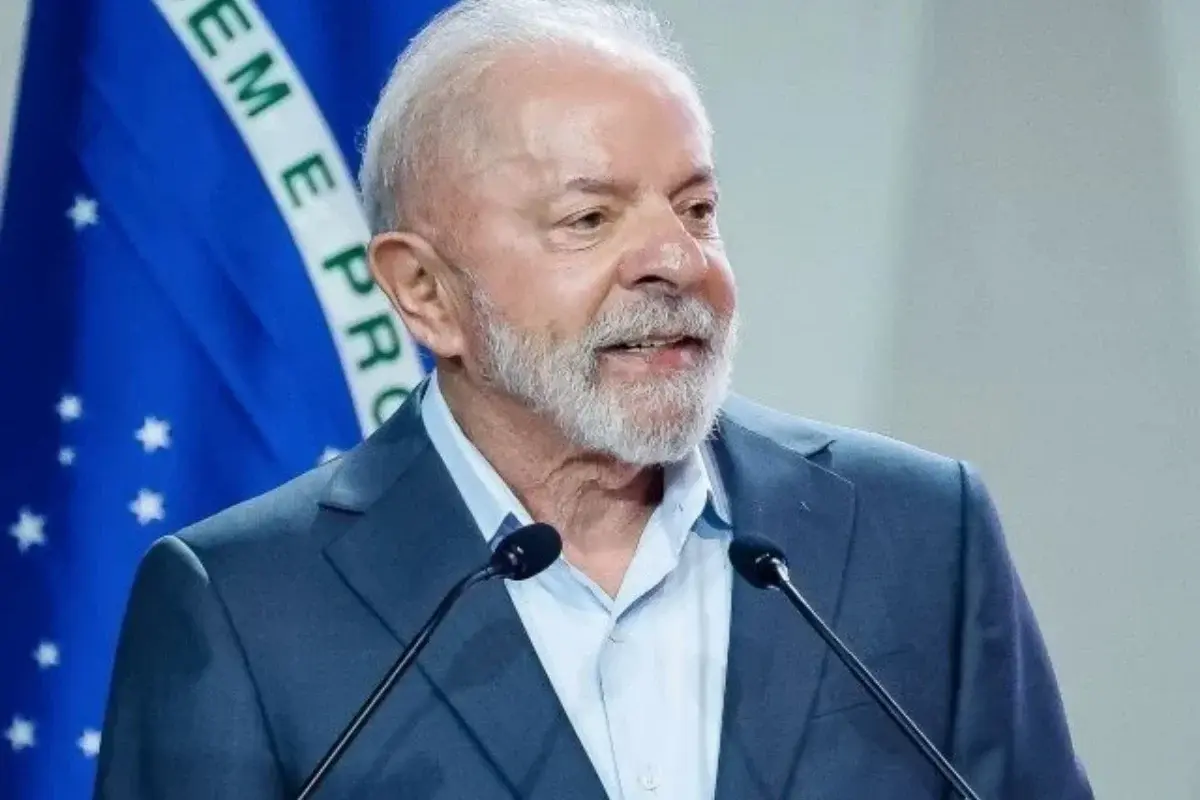 Lula assina MP que zera imposto sobre compras internacionais de até US$ 50