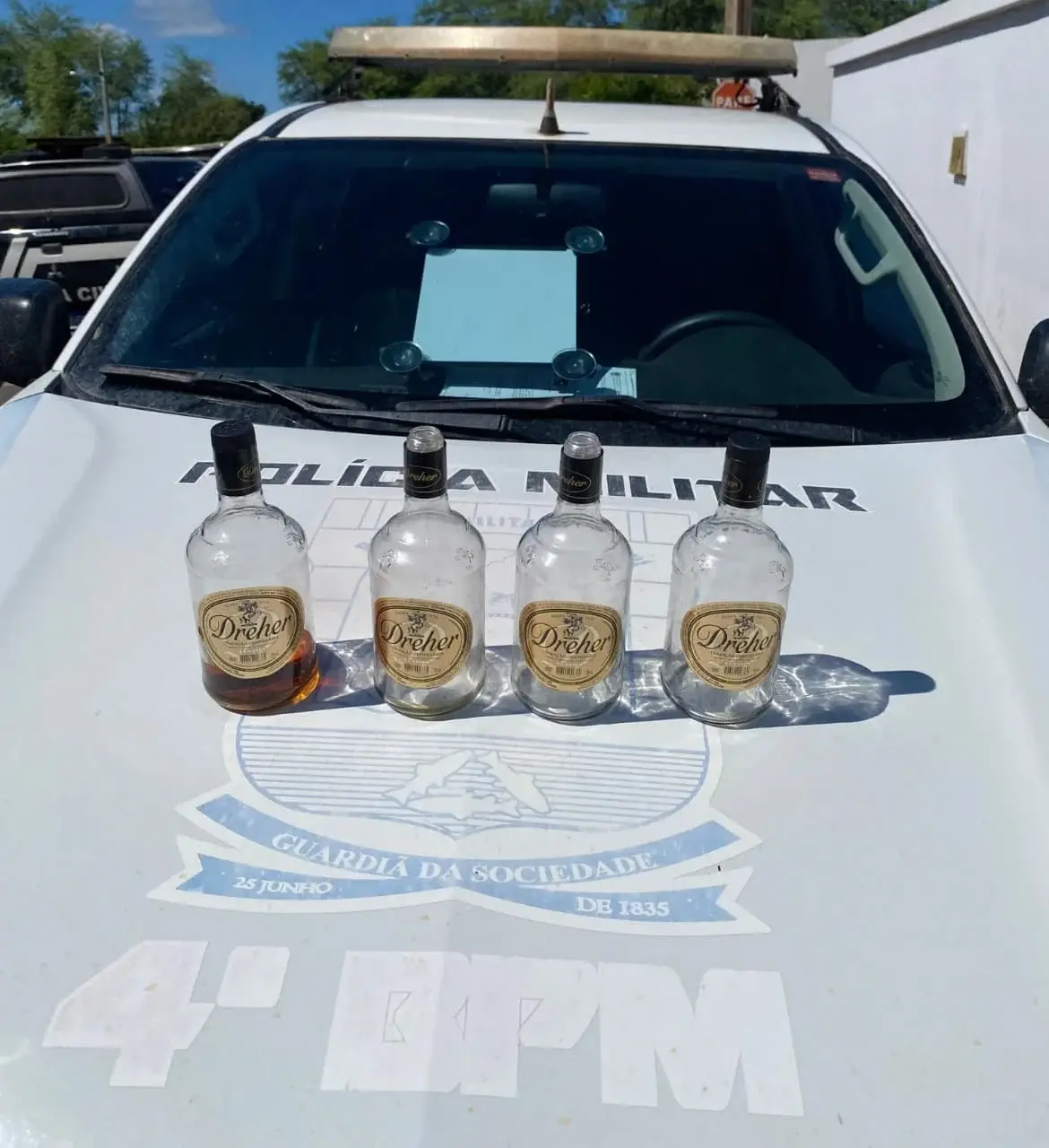PM prende dois homens suspeitos de fornecer bebida alcoólica a adolescente em Pio IX