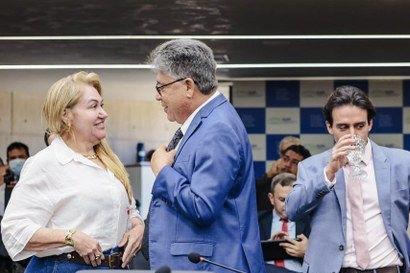 Política sem ruptura? João Madison e Simone Pereira exibem sintonia na Assembleia