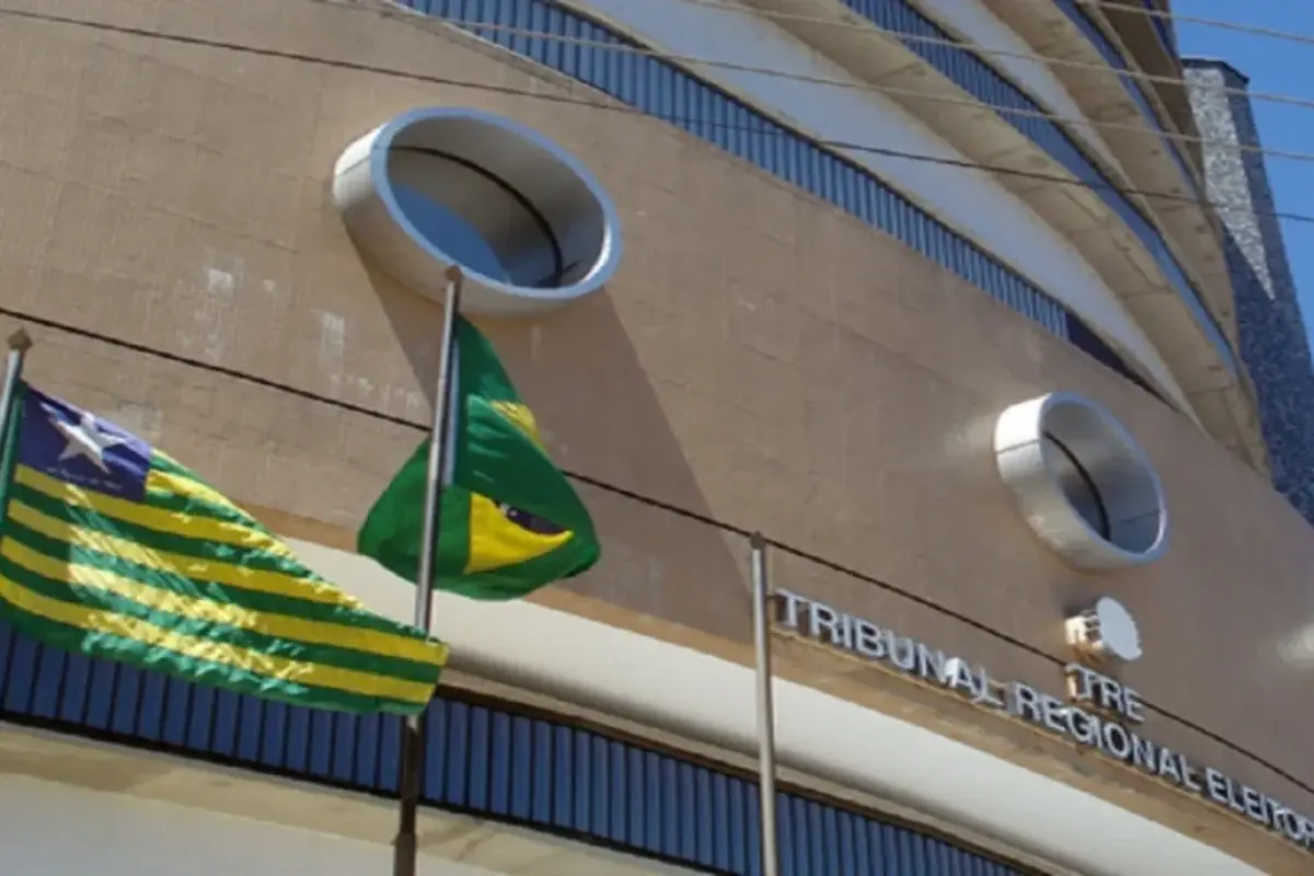 TRE-PI aponta déficit de 900 urnas eletrônicas e alerta para possível atraso nas eleições