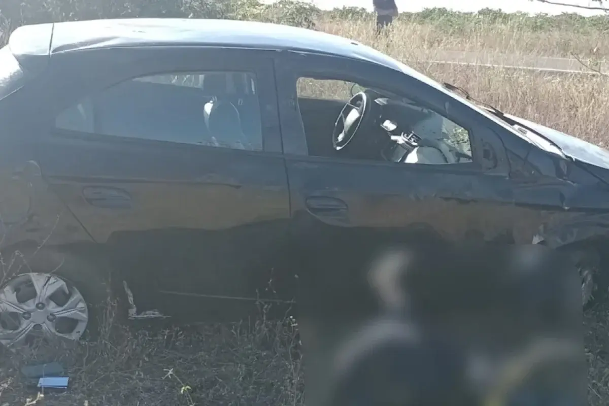 Dois homens morrem após carro capotar na BR-020 próximo ao acesso de Pio IX