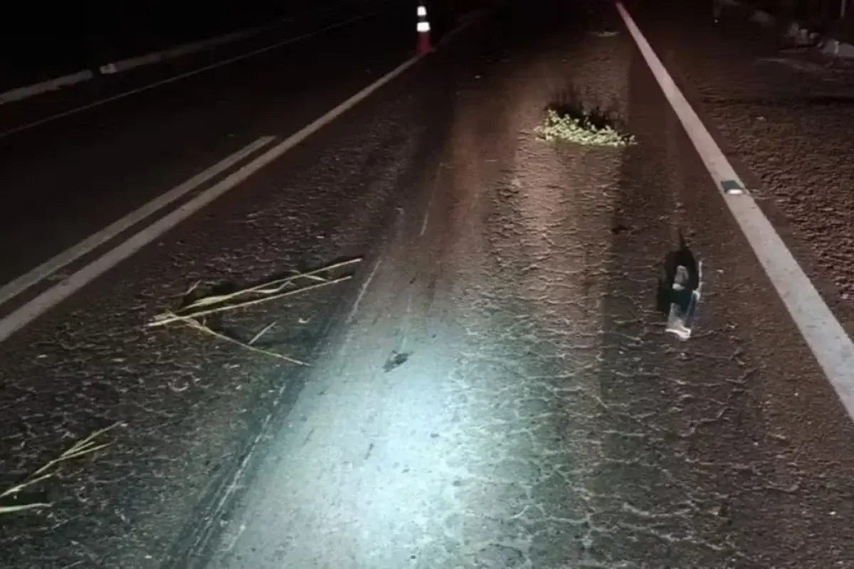 Homem de 51 anos e adolescente de 13 morrem em colisão entre carro e caminhão-tanque na BR-343