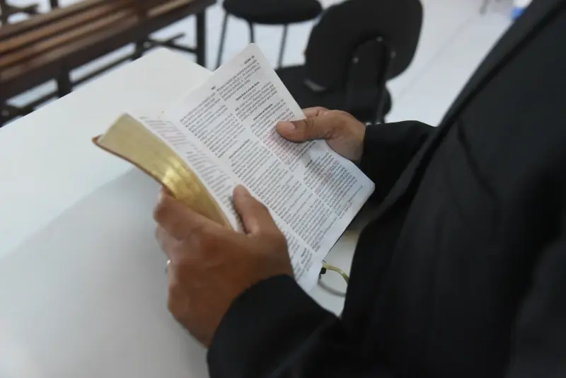 Bíblia poderá ser usada como material de apoio nas escolas de Teresina; proposta começa a tramitar na Câmara