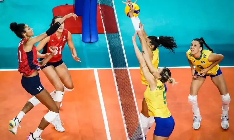 Brasil é derrotado pelos Estados Unidos, encerra fase classificatória em terceiro e perde Júlia Kudiess por lesão