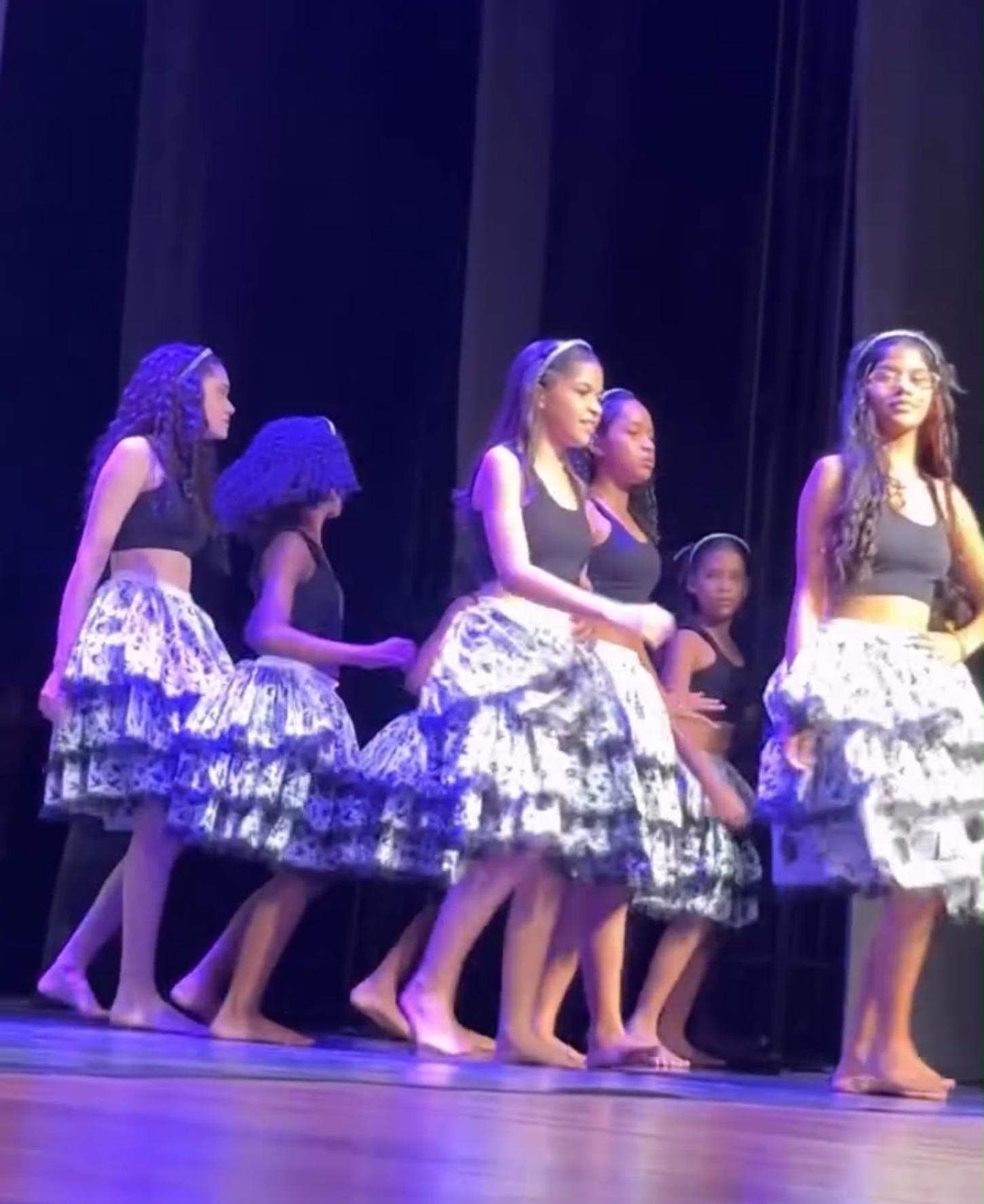 Instituto Avante de Juventude realiza primeira apresentação anual em noite de fomento a inclusão social e a arte
