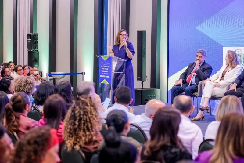 Janja lança Pacto Brasil Contra o Feminicídio e defende fim da violência contra mulheres