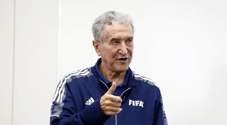 Parreira apresenta leve melhora, deixa sedação gradualmente e segue internado em estado grave