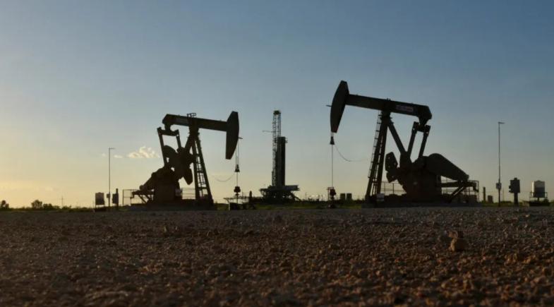 Petróleo dispara mais de 6% após tensão entre Estados Unidos e Irã aumentar