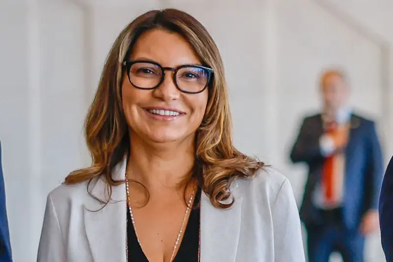 Primeira-dama participa de evento que reforça políticas de proteção às mulheres e incentiva denúncias de violência no estado.