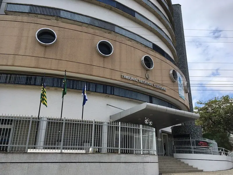 TCE-PI envia à Justiça Eleitoral lista com 885 gestores que tiveram contas irregulares; decisão sobre inelegibilidade caberá ao MPE