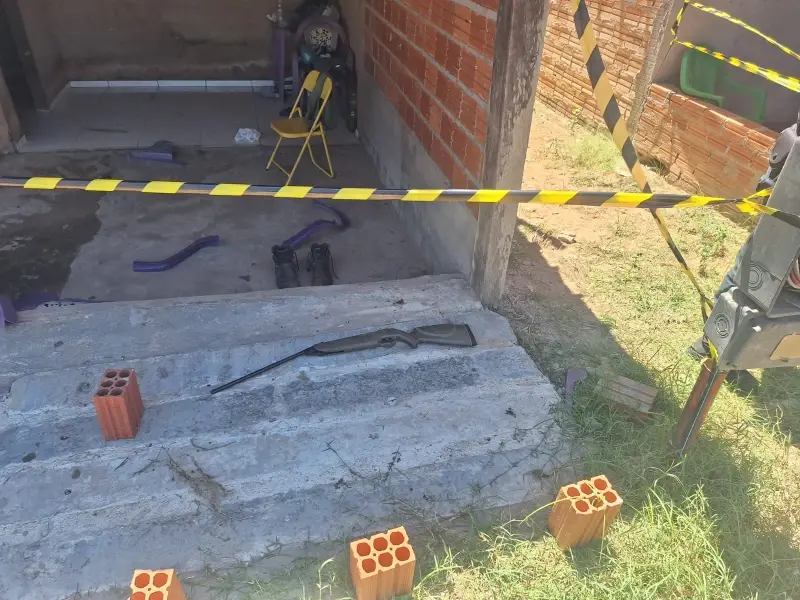 Agricultor suspeito de matar o próprio filho durante briga se entrega à polícia no Sul do Piauí