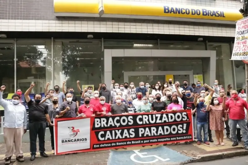 Bancários do Piauí paralisam atividades em movimento por reajuste salarial e melhores condições de trabalho