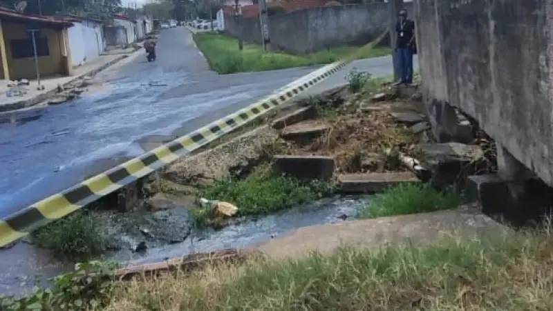Cruzamento no Cristo Rei é interditado após risco provocado por bueiro