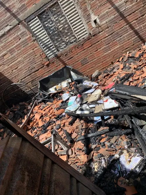 Incêndio atinge residência na Zona Sudeste de Teresina neste sábado (15)