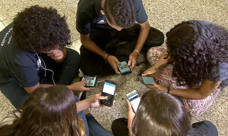 Piauí tem menor percentual de pessoas com celular no Brasil, aponta IBGE