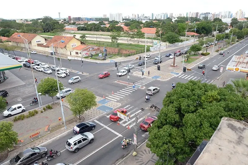 Teresina testa semáforos inteligentes com inteligência artificial na Avenida Frei Serafim