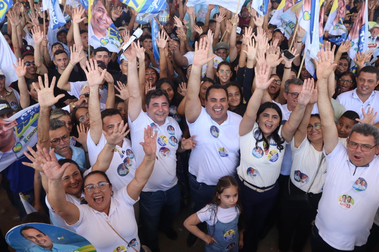 Adesivaço e carreata reúnem lideranças e apoiadores em Padre Marcos