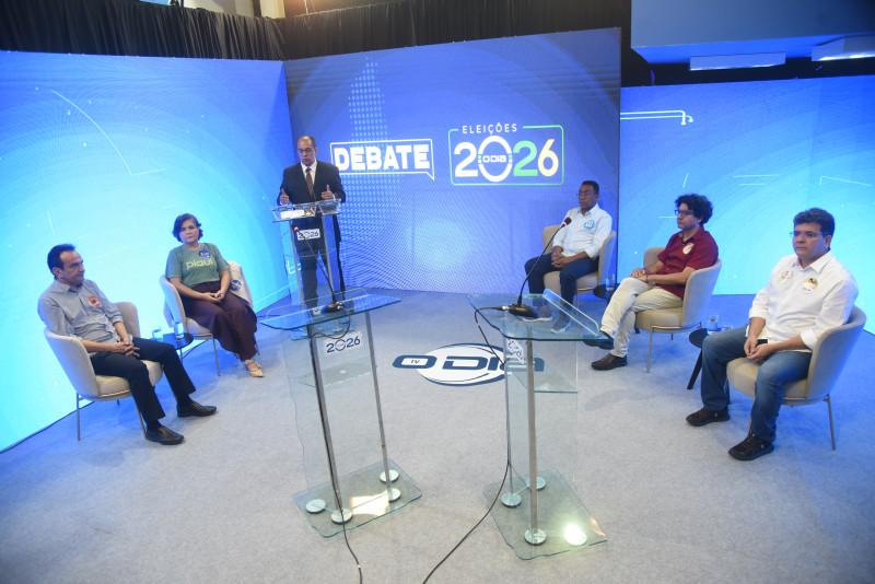 Debate O Dia TV: candidatos trocam acusações sobre privatizações e endividamentos