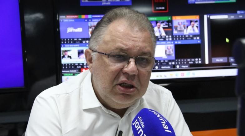 Florentino Neto aposta em legado na saúde para buscar novo mandato de deputado federal