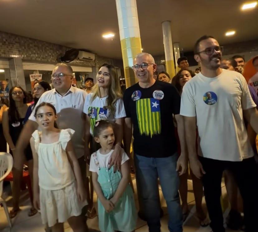 Florentino Neto participa de encontro com famílias no Morada Nova, em Teresina