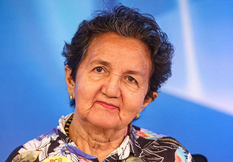 Lourdes Melo recebe alta hospitalar após sofrer AVC hemorrágico em Teresina
