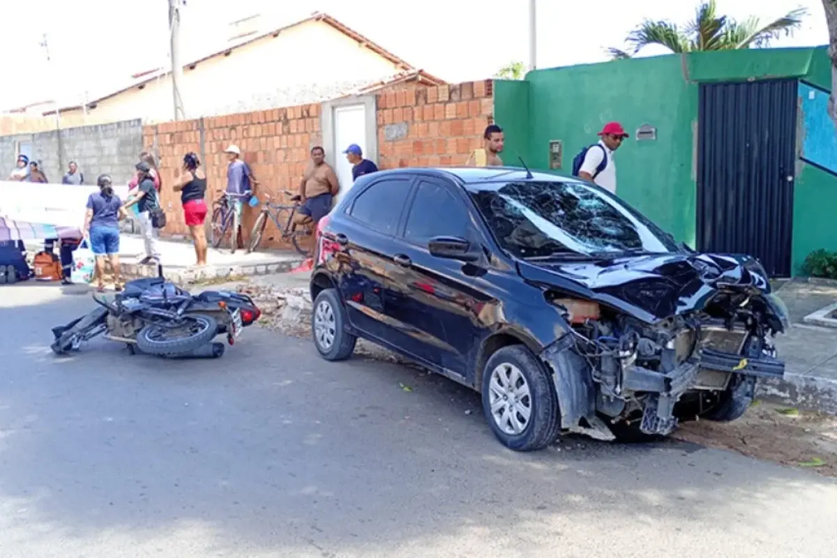 Motociclista morre no hospital após acidente em Parnaíba; armas foram encontradas no local