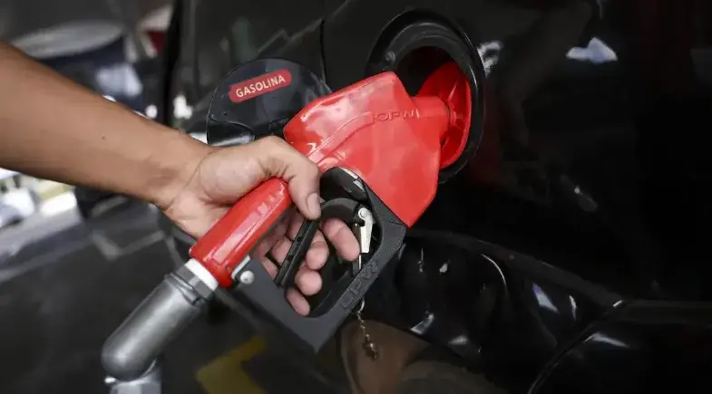 Nova lei aumenta penas para furto e roubo de combustíveis; confira o que muda