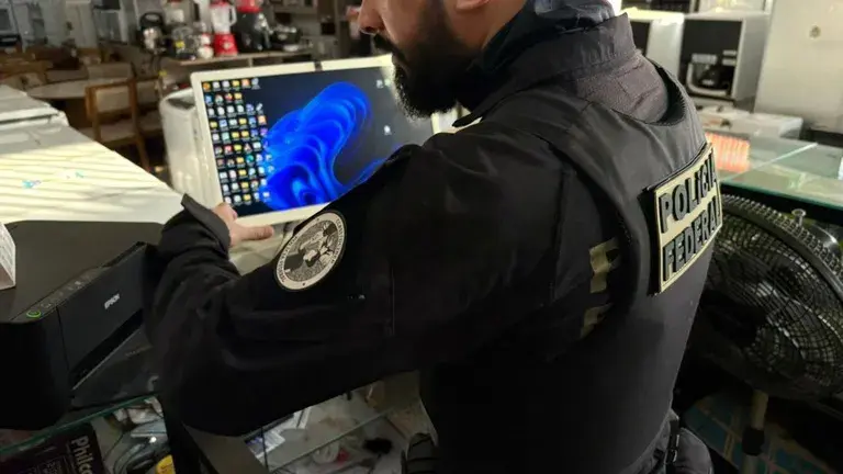 PF prende suspeito de armazenar material de abuso sexual infantojuvenil em Picos