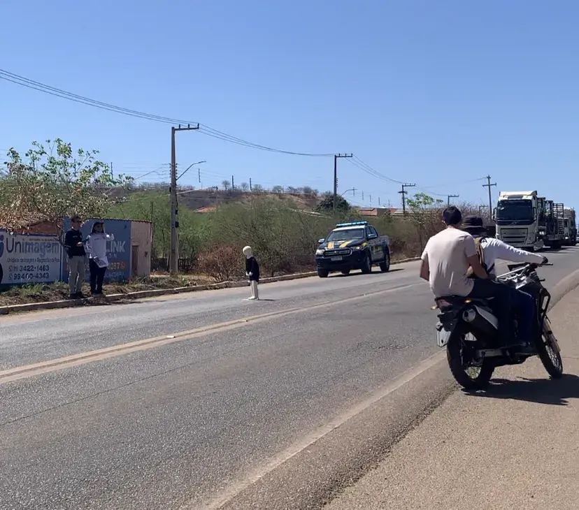 Atropelamento ocorreu na Avenida principal do bairro Junco, em 2025 Por: Vanessa Maria 15/09/2026 às 16h00 Atualizada em 15/09/2026 às 16h06 Polícia realiza reconstituição de acidente que provocou morte de idosa em PicosAtropelamento ocorreu na Avenida pr