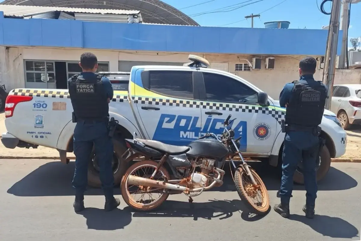 Polícia apreende motocicleta com sinais de adulteração durante abordagem em Santana do Piauí