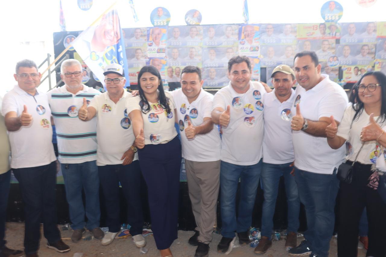 Adesivaço e carreata reúnem lideranças e apoiadores em Padre Marcos