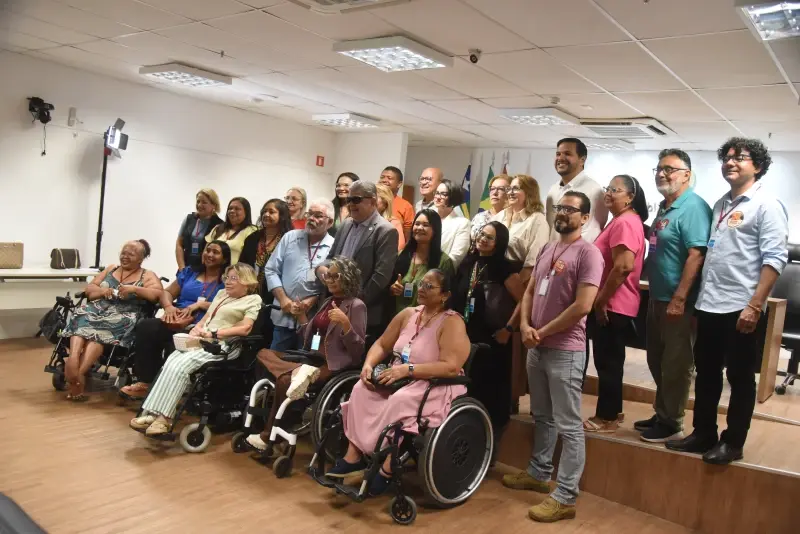 Candidatos assinam carta-compromisso pela inclusão de pessoas com deficiência no Piauí
