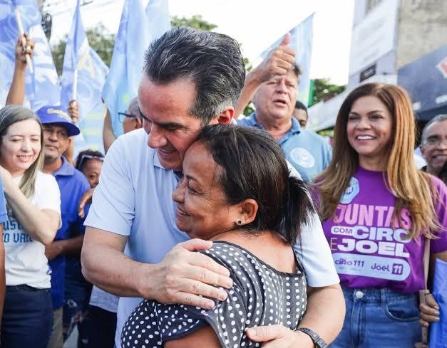 Programa eleitoral de Ciro Nogueira mostra como conseguiu levar água para famílias no Piauí
