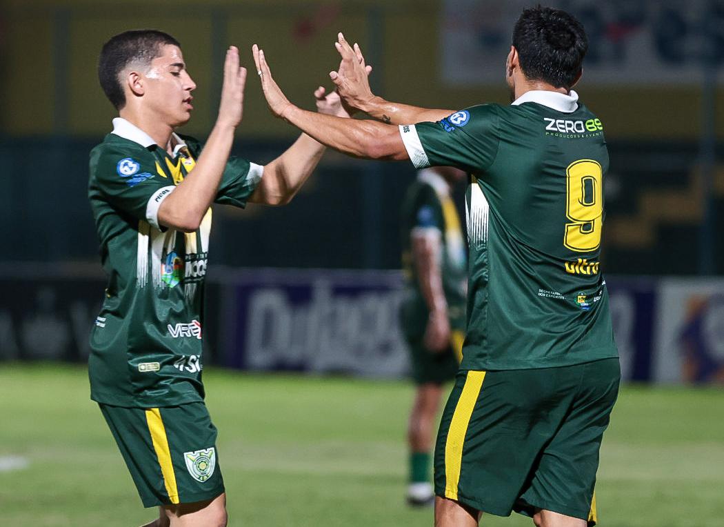 Goleada sobre o Caiçara classificou Picos para as semifinais do campeonato Piauiense seríe B