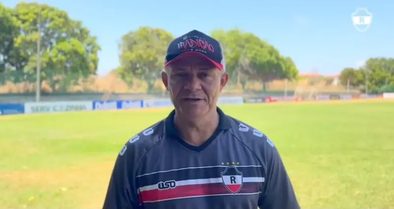 “Tenho caráter e credibilidade”, rebate técnico do River após críticas de ex-patrocinador