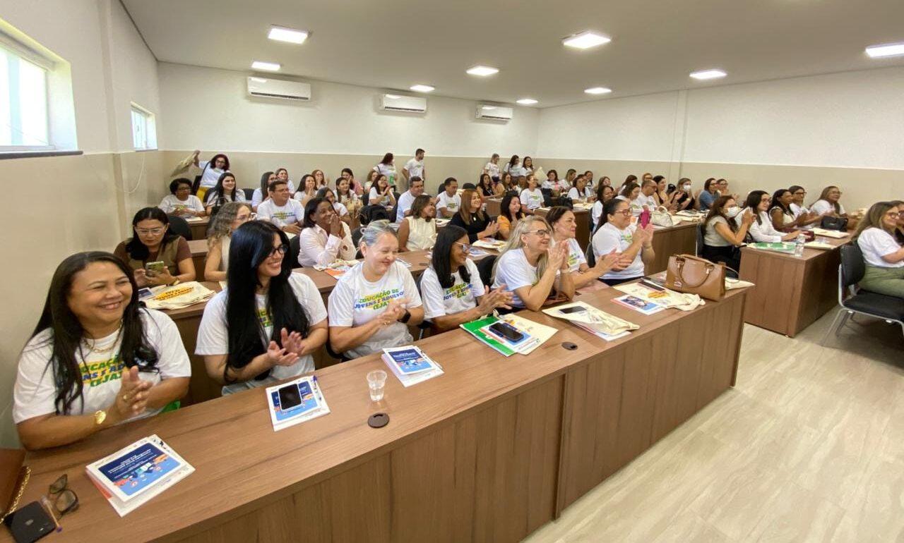 Centro de formação realiza mais de 8 mil qualificações de professores em 2026