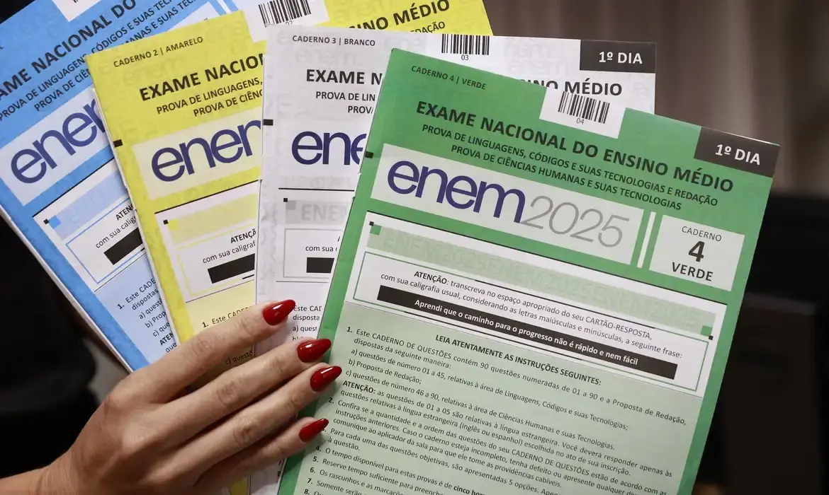 Enem 2026: inscritos automaticamente têm até 18 de outubro para escolher idioma