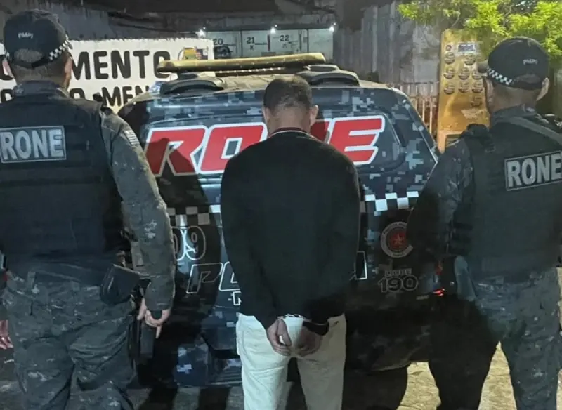 Foragido da Justiça é preso dentro de ônibus na Rodoviária de Teresina