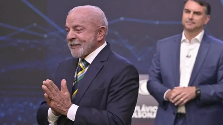 Globo cria regra 'anti-deboche' para debate entre Lula e Flávio nesta sexta-feira