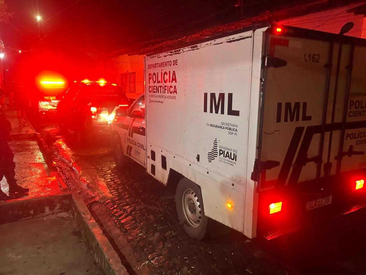 Jovem de 23 anos é morto a tiros em residência na zona Sudeste de Teresina