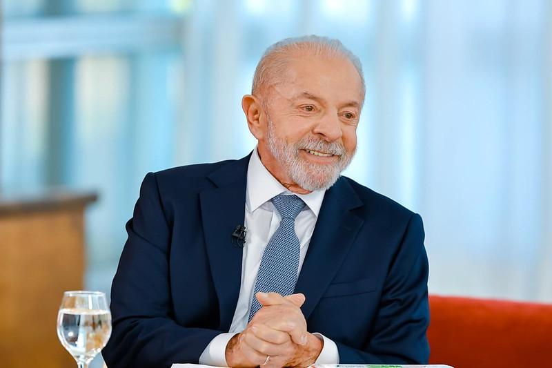Lula anuncia nova modalidade do Pé-de-Meia para estudantes universitários