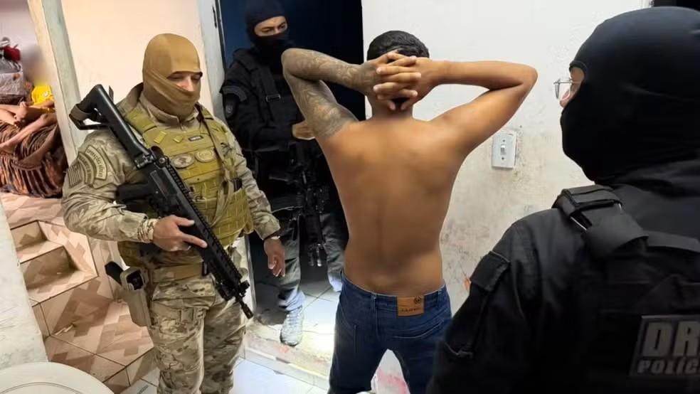 Operação prende três suspeitos de tráfico e apreende drogas, armas e dinheiro em Teresina